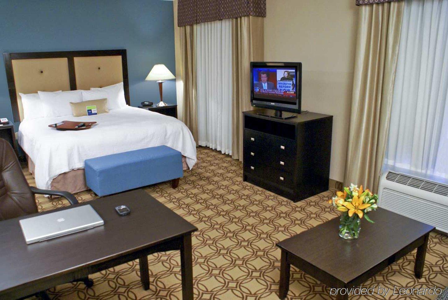 Hampton Inn & Suites Charlotte-Airport Habitación foto